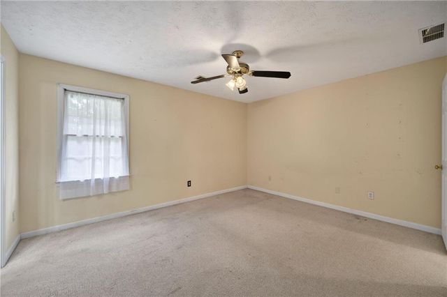 27 Creek View Drive, Hoschton, GA 30548