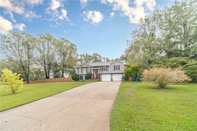 27 Creek View Drive, Hoschton, GA 30548