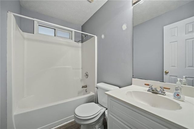 27 Creek View Drive, Hoschton, GA 30548
