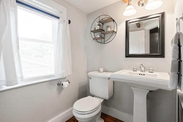 54 Ashland St, Newburyport, MA 01950