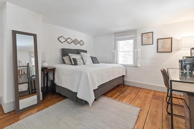 54 Ashland St, Newburyport, MA 01950