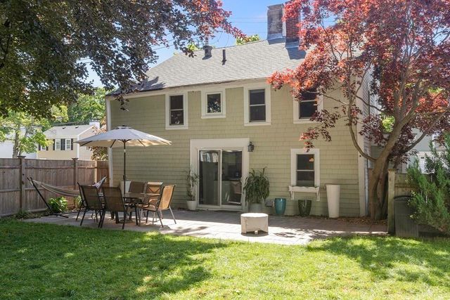 54 Ashland St, Newburyport, MA 01950