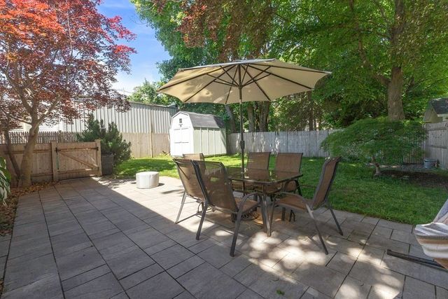 54 Ashland St, Newburyport, MA 01950