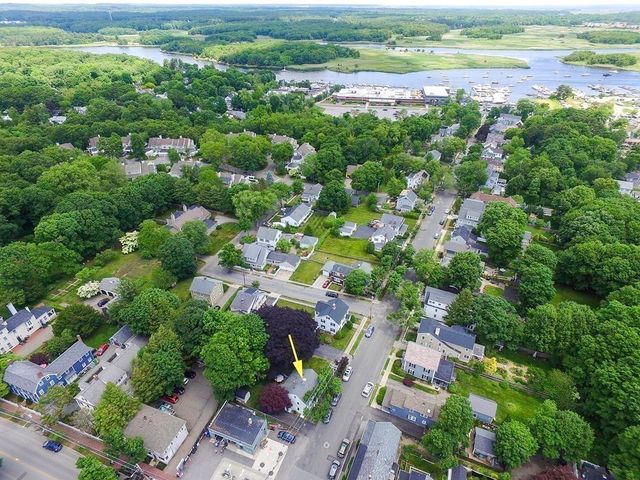 54 Ashland St, Newburyport, MA 01950
