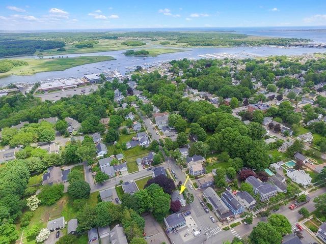54 Ashland St, Newburyport, MA 01950