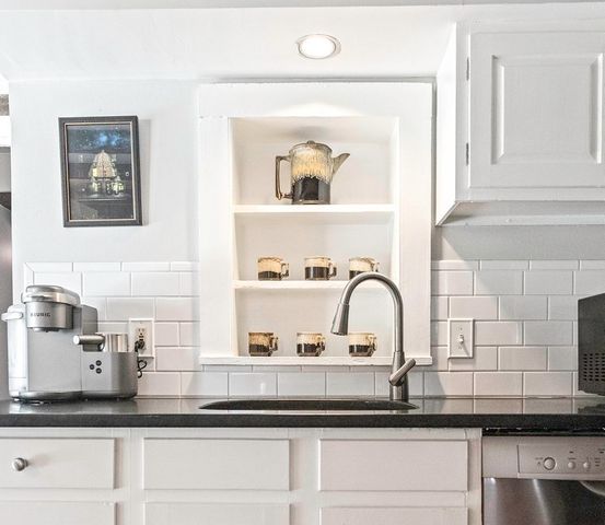 54 Ashland St, Newburyport, MA 01950