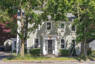 54 Ashland St, Newburyport, MA 01950
