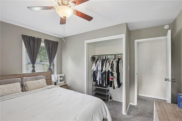 317 N Cochise Drive, Independence, MO 64056