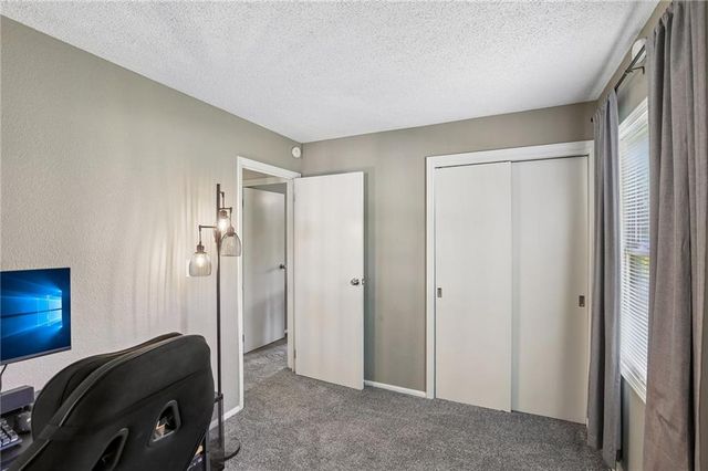 317 N Cochise Drive, Independence, MO 64056