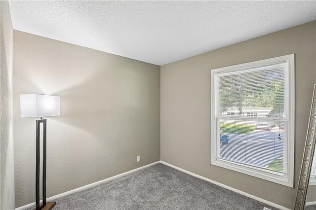317 N Cochise Drive, Independence, MO 64056