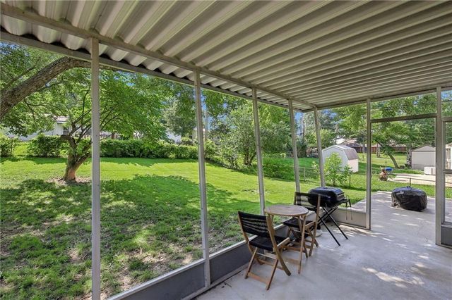 317 N Cochise Drive, Independence, MO 64056