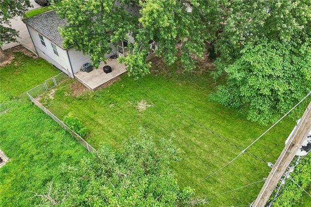 317 N Cochise Drive, Independence, MO 64056