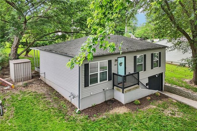 317 N Cochise Drive, Independence, MO 64056