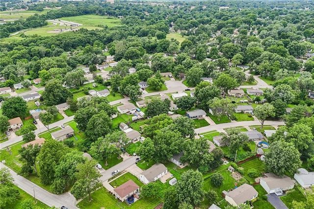 317 N Cochise Drive, Independence, MO 64056