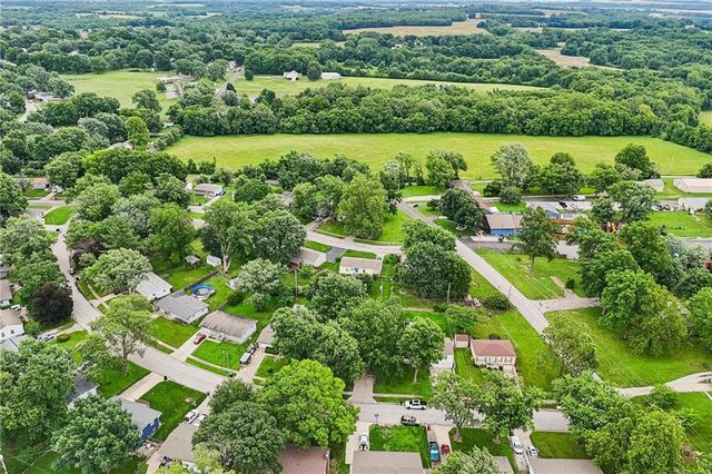 317 N Cochise Drive, Independence, MO 64056