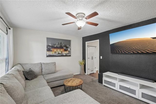 317 N Cochise Drive, Independence, MO 64056