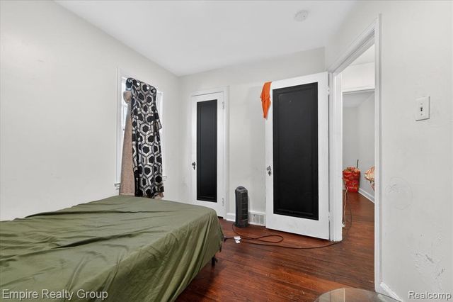 19345 Omira Street, Highland Park, MI 48203