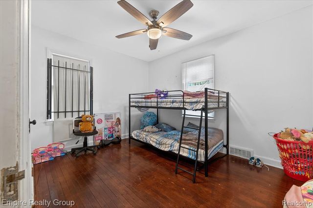 19345 Omira Street, Highland Park, MI 48203