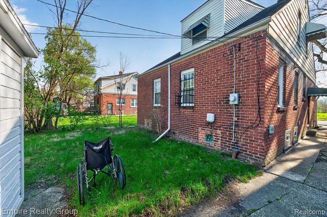 19345 Omira Street, Highland Park, MI 48203