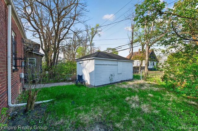 19345 Omira Street, Highland Park, MI 48203