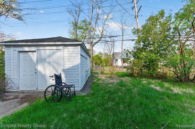 19345 Omira Street, Highland Park, MI 48203