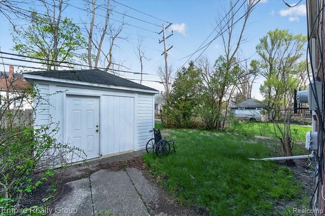 19345 Omira Street, Highland Park, MI 48203
