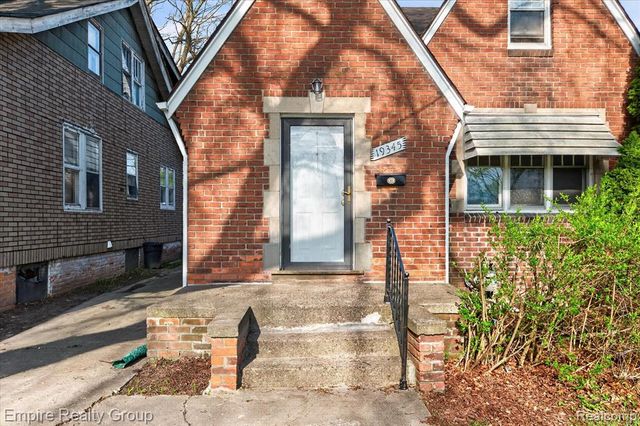 19345 Omira Street, Highland Park, MI 48203