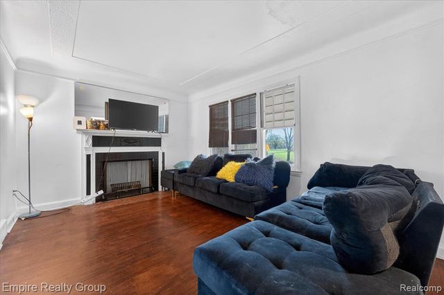 19345 Omira Street, Highland Park, MI 48203