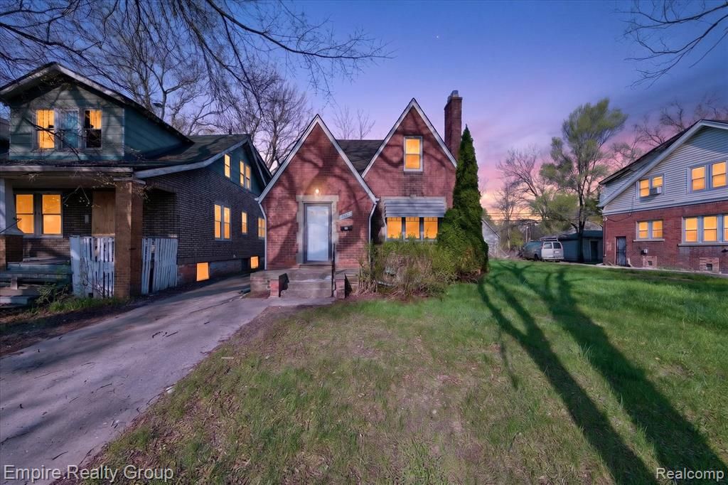 19345 Omira Street, Highland Park, MI 48203