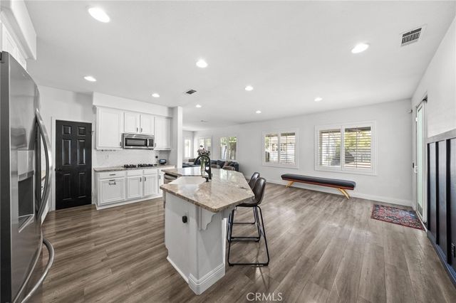 27497 Yellow Wood Way, Murrieta, CA 92562