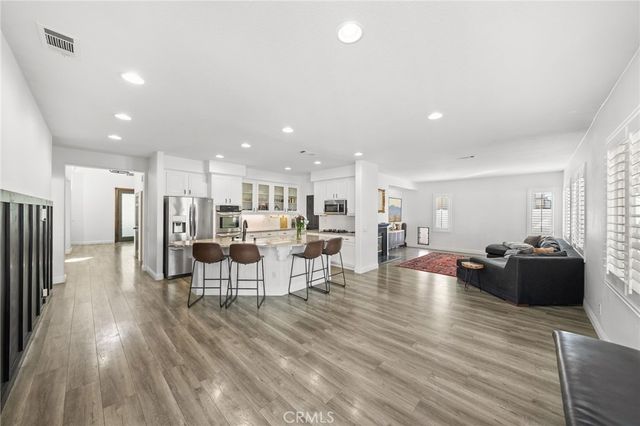 27497 Yellow Wood Way, Murrieta, CA 92562