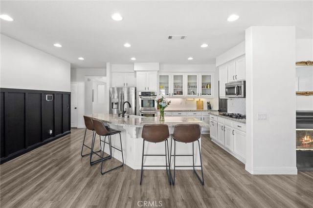 27497 Yellow Wood Way, Murrieta, CA 92562