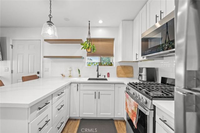 27497 Yellow Wood Way, Murrieta, CA 92562