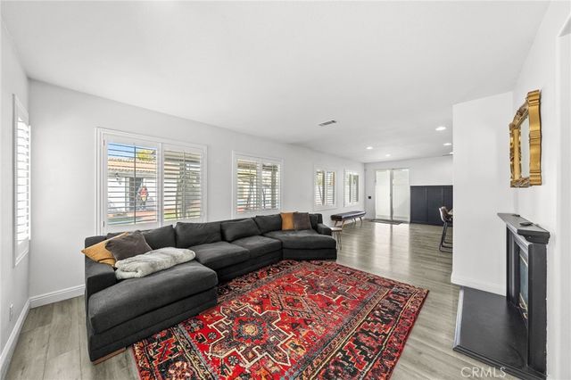 27497 Yellow Wood Way, Murrieta, CA 92562