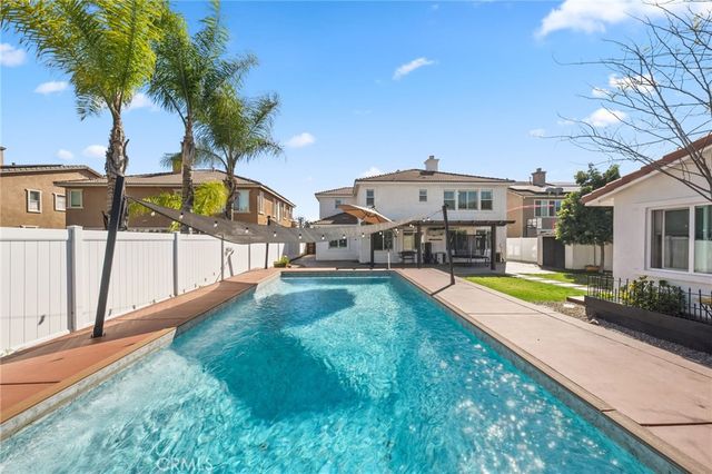 27497 Yellow Wood Way, Murrieta, CA 92562