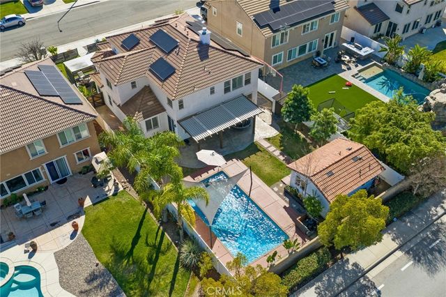 27497 Yellow Wood Way, Murrieta, CA 92562