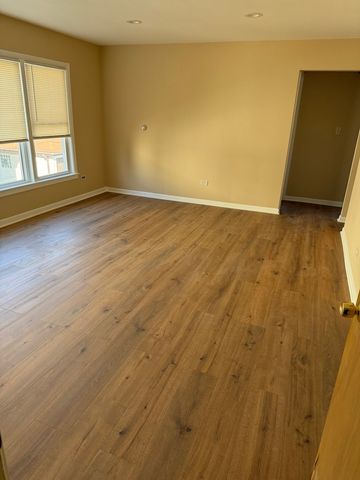 511 Summit Avenue 2R, Park Ridge, IL 60068