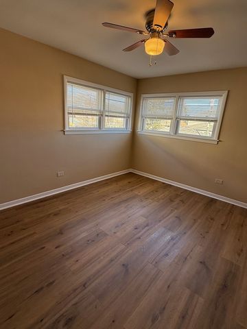 511 Summit Avenue 2R, Park Ridge, IL 60068