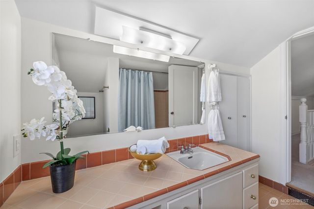 2926 W Blaine Street, Seattle, WA 98199