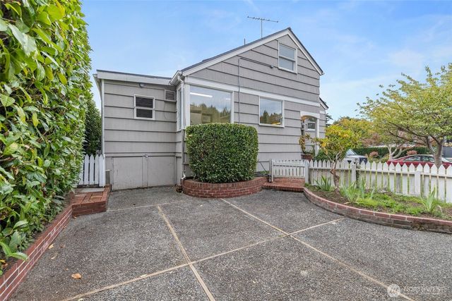 2926 W Blaine Street, Seattle, WA 98199