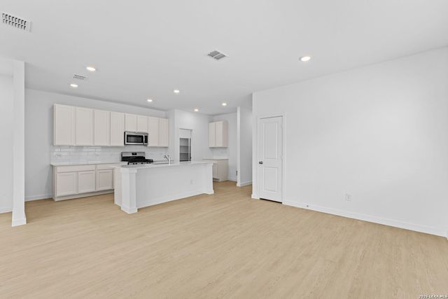 9414 Dassler Springs, Converse, TX 78109