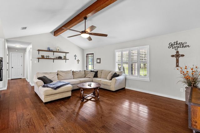 2155 NE County Road 2200, Mount Vernon, TX 75487