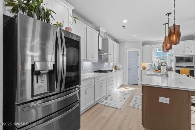 592 Moss Lake Lane, Holly Ridge, NC 28445