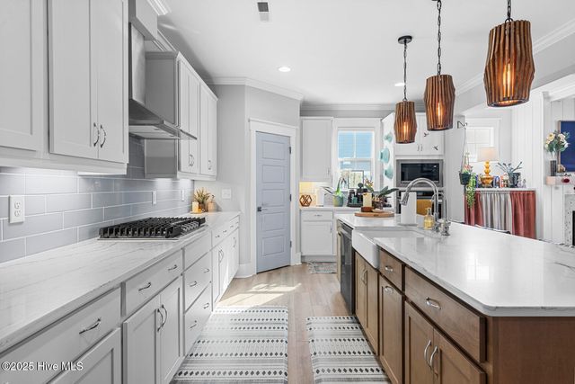 592 Moss Lake Lane, Holly Ridge, NC 28445