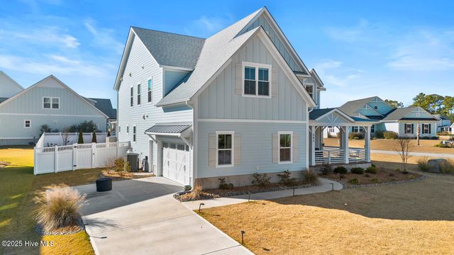 592 Moss Lake Lane, Holly Ridge, NC 28445