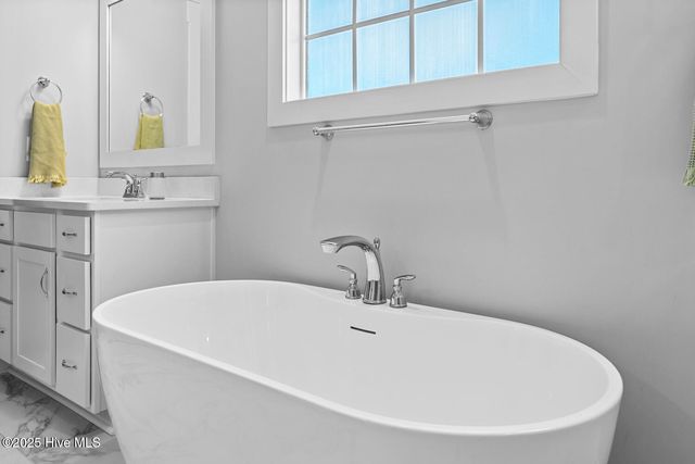 592 Moss Lake Lane, Holly Ridge, NC 28445