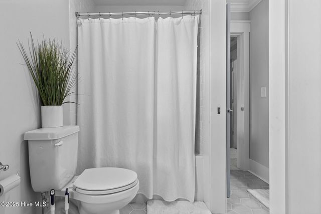 592 Moss Lake Lane, Holly Ridge, NC 28445