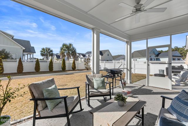 592 Moss Lake Lane, Holly Ridge, NC 28445