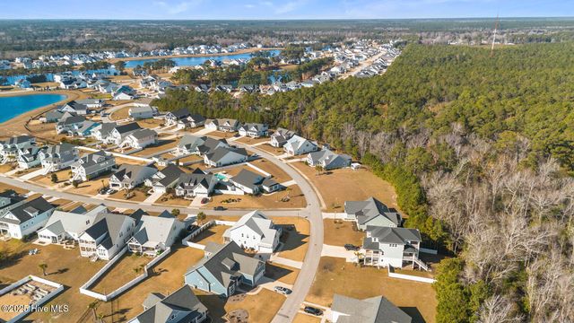 592 Moss Lake Lane, Holly Ridge, NC 28445