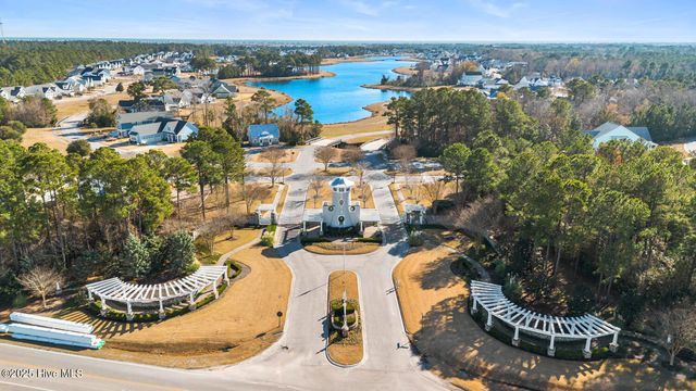 592 Moss Lake Lane, Holly Ridge, NC 28445